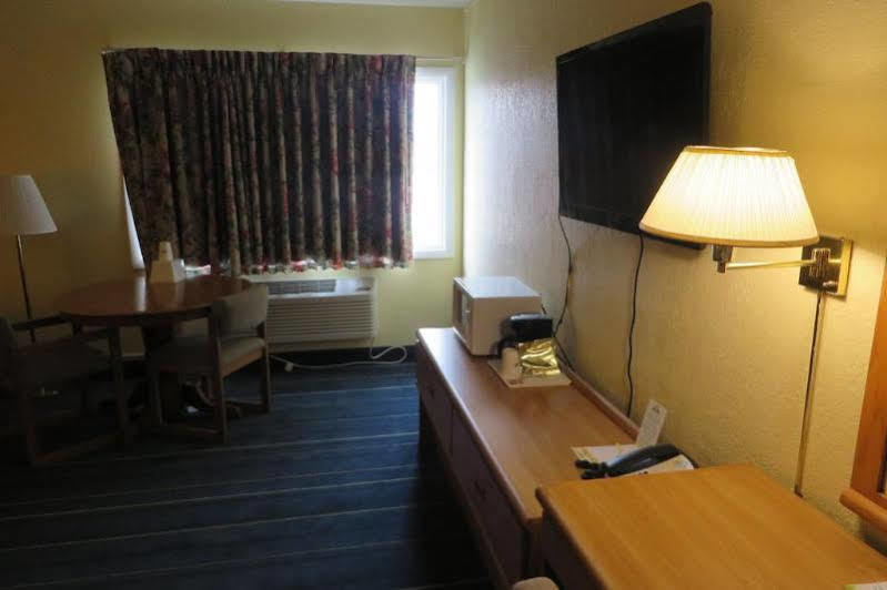 Days Inn By Wyndham Alexandria Mn Zewnętrze zdjęcie